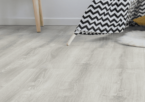 Parquet laminado № 518 Roble Comul 8mm / 32 clase 4V